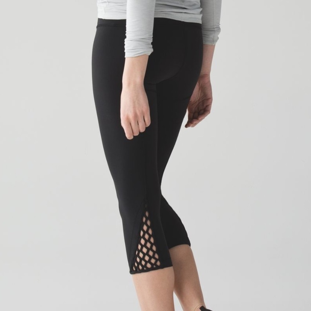 Lululemon Black True Self cropped Leggings